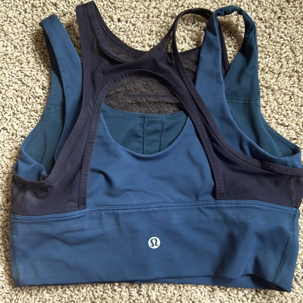 Lululemon High Neck sports bra. Black nylon w/dark gray/green.